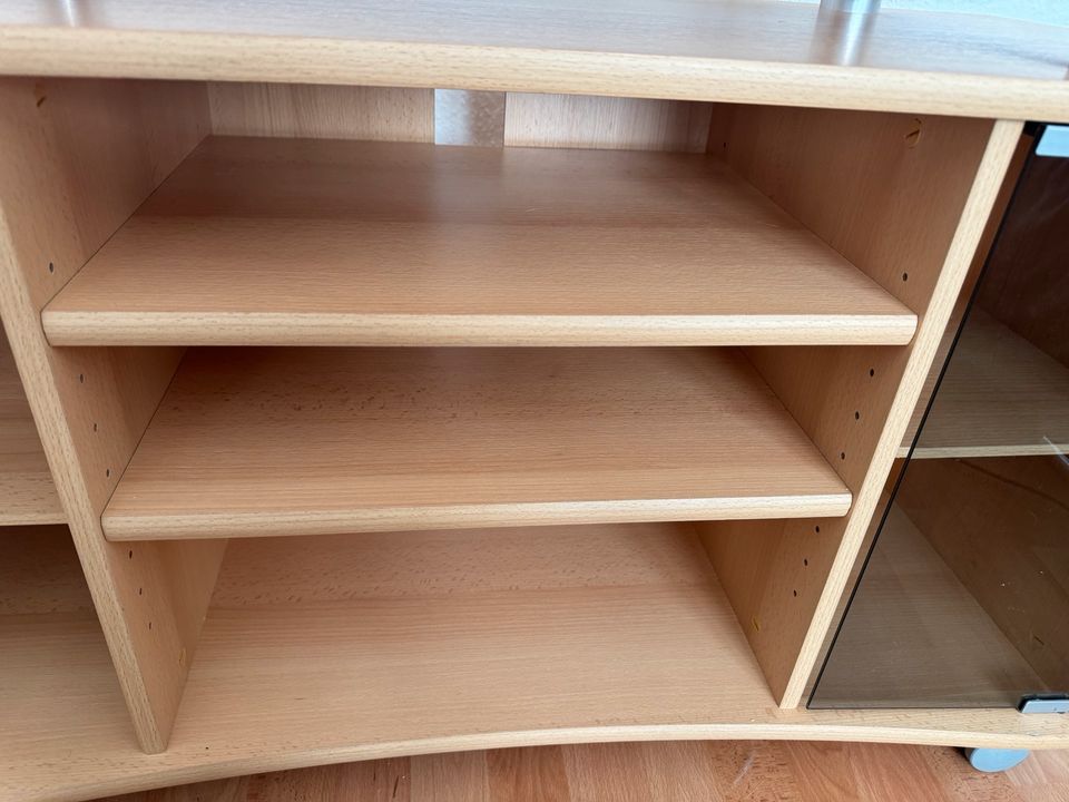 TV Schrank mit Rollen Buche Nachbildung in Hannover