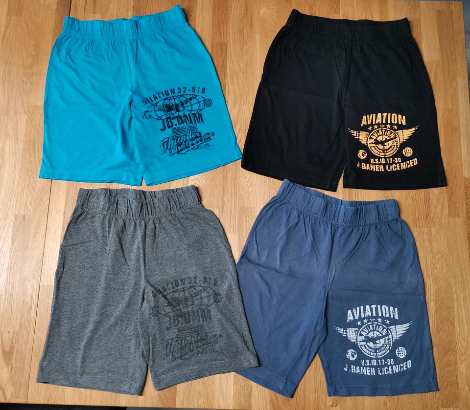 Shorts / kurze Hosen Gr. 152 in Meiningen