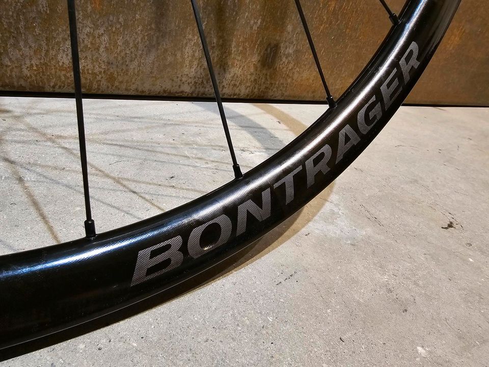 BONTRAGER AEOLUS XXX2 CARBON TUBULAR LAUFRADSATZ DISC in Raubling