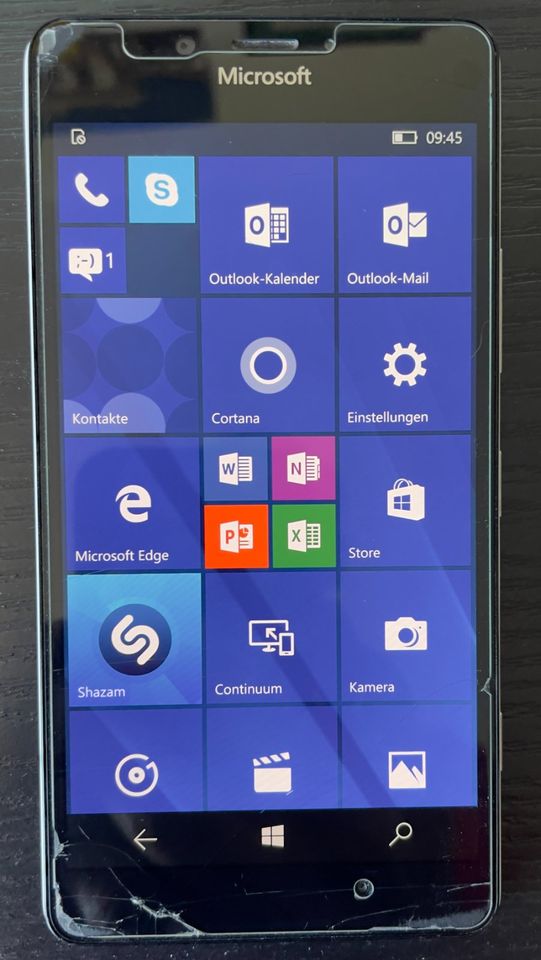 Microsoft Lumia 950 weiß in OVP plus schwarzem mozo-BackCover in Hannover