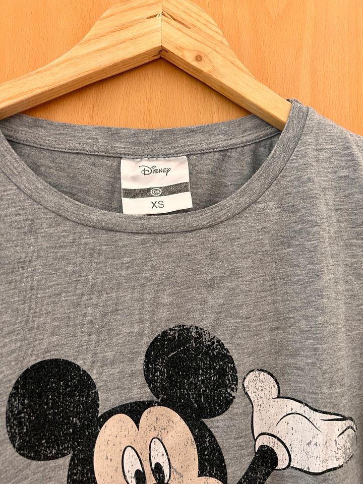 T-Shirt mit Micky Maus Aufdruck in Brigachtal