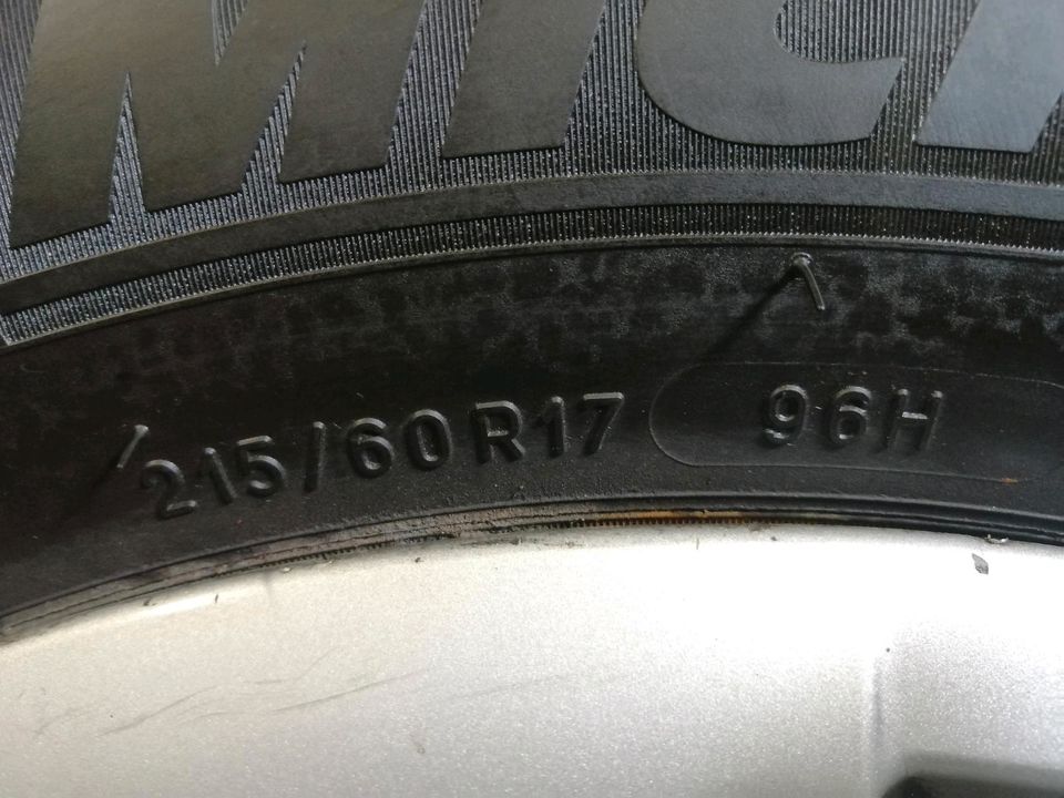 Michelin Allwetterreifen 215/60 R17 96H 7,5 mm Ganzjahresrei in Castrop-Rauxel