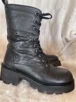 Stiefel Boots Gr. 40 YSL Yves Saint Laurent schwarz Nordrhein-Westfalen - Königswinter Vorschau