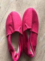 Stoffschuhe Hausschuhe NEU pink Gr. 27 Hessen - Lohfelden Vorschau