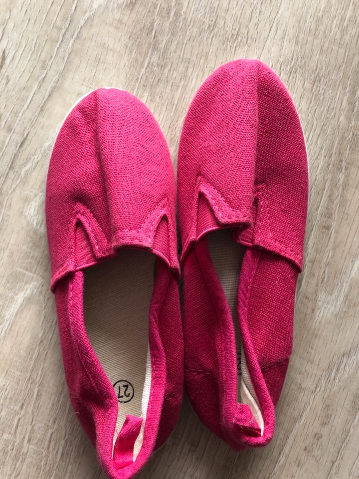 Stoffschuhe Hausschuhe NEU pink Gr. 27 in Lohfelden