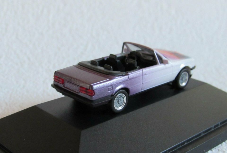 Herpa 045001 BMW 325i Cabrio Art Collection Caribbean Spur H0 in Berlin