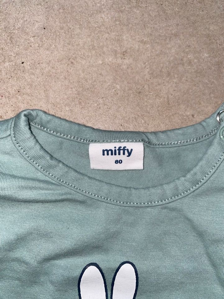 Miffy Langarmshirts weiß & mint 2 Stück Gr. 80 in Halle (Westfalen)