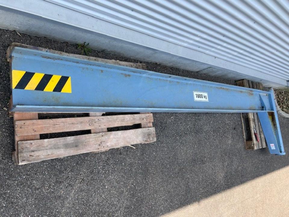 Werkstatt Schwenkkran Ausleger 4m/1,6 to. inkl. Kettenzug, Halter in Calw