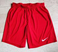 Nike Shorts Trainingshose Größe L, rot Neuwertig!! Saarland - Nonnweiler Vorschau
