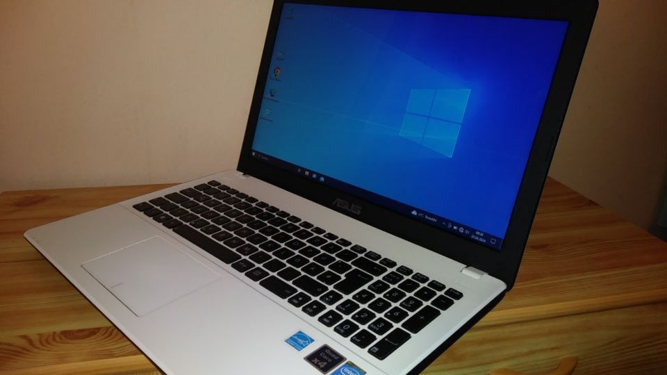 Notebook Asus "Asus R512M"-15,6Zoll Windows 10- 250GB SSD in Halle
