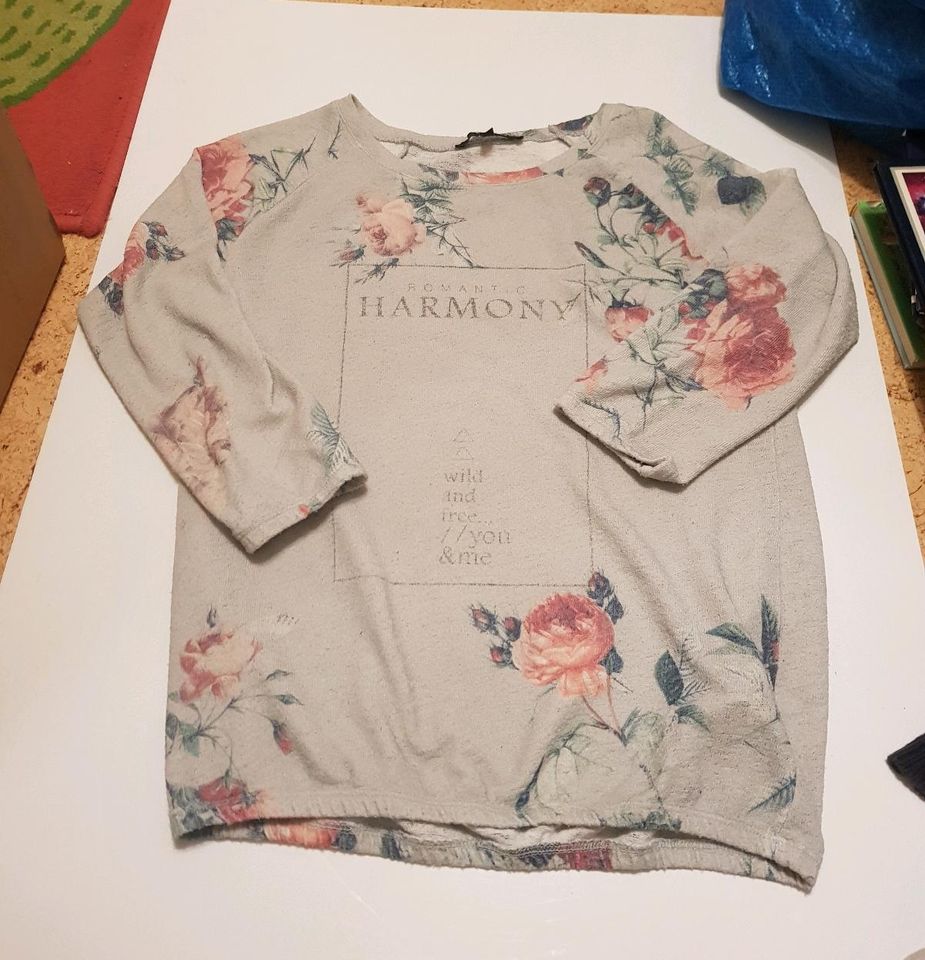 Pullover Sweatshirt Größe S locker 3/4 Ärmel Blumen Rosen Neu 36 in Diekholzen