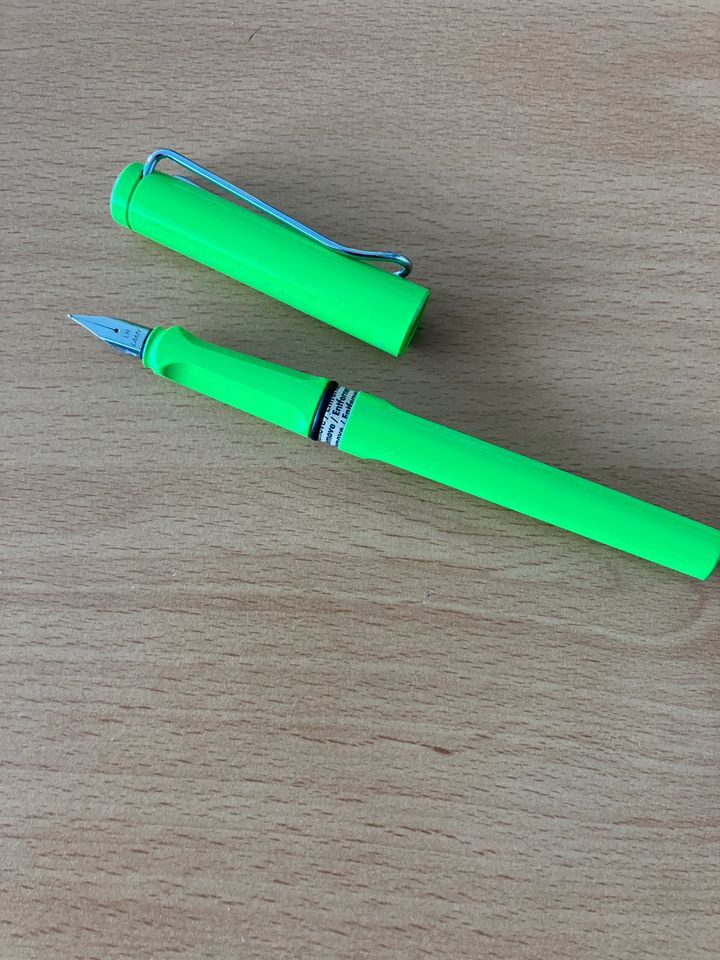 LAMY Füller Safari Füllfederhalter Edelstahl Feder LH  grün NEU in Emmering