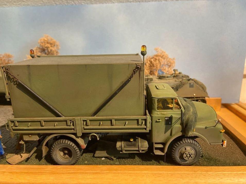 Modellbau Diorama Panzer LKW MAN Magirus 1:35 Belgien Unikat in Warburg