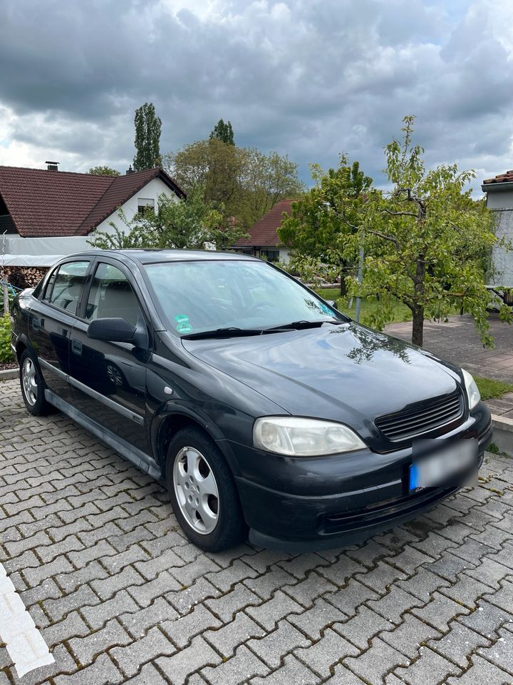Opel Astra 1.8 Benzin in Beuren