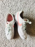 Nike Court Royale Sneaker rosa / pink in Größe 40,5 Frankfurt am Main - Eckenheim Vorschau