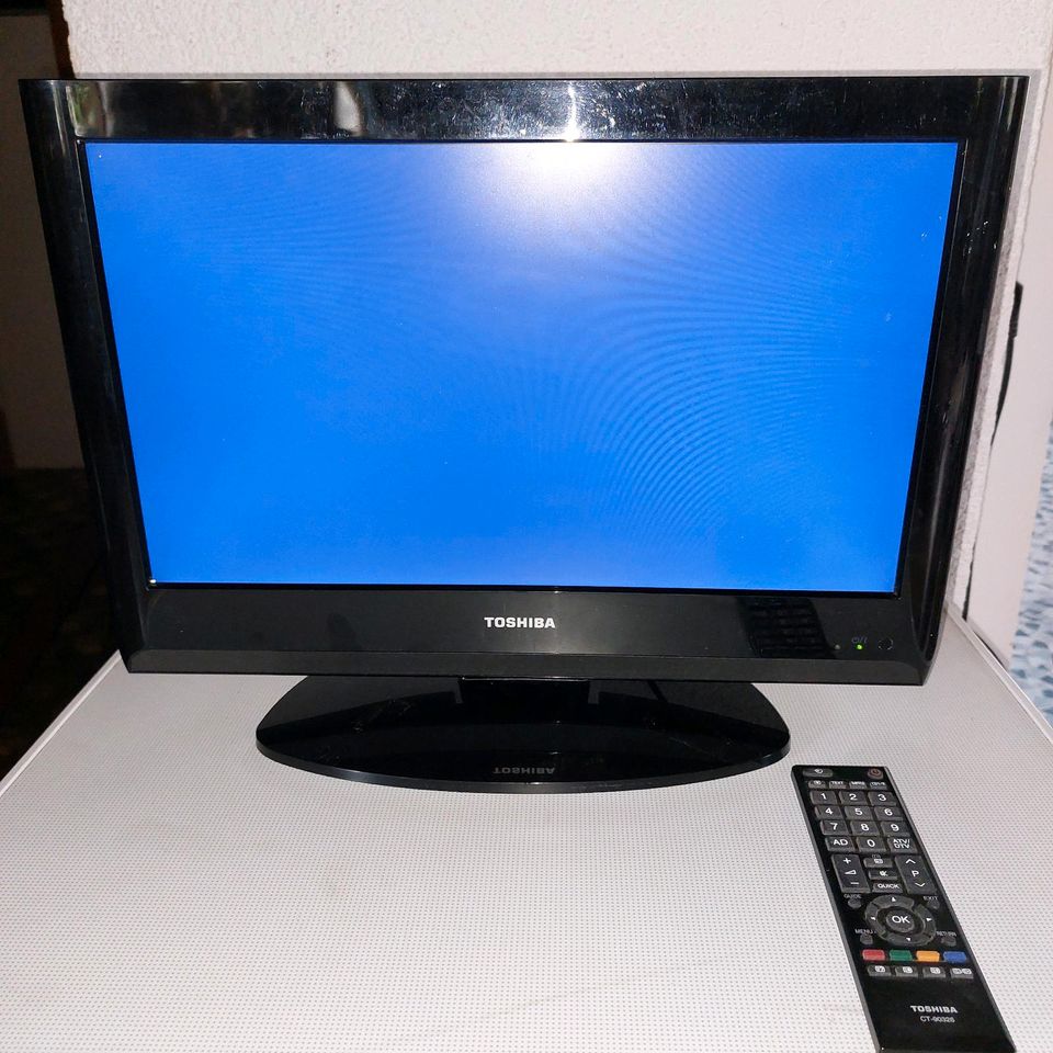 TOSHIBA LCD Colour TV in Redwitz a d Rodach
