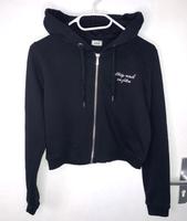 Schwarze Crop Kapuzen Jacke von Pimkie Gr. XS/34 Neu Niedersachsen - Schwarmstedt Vorschau