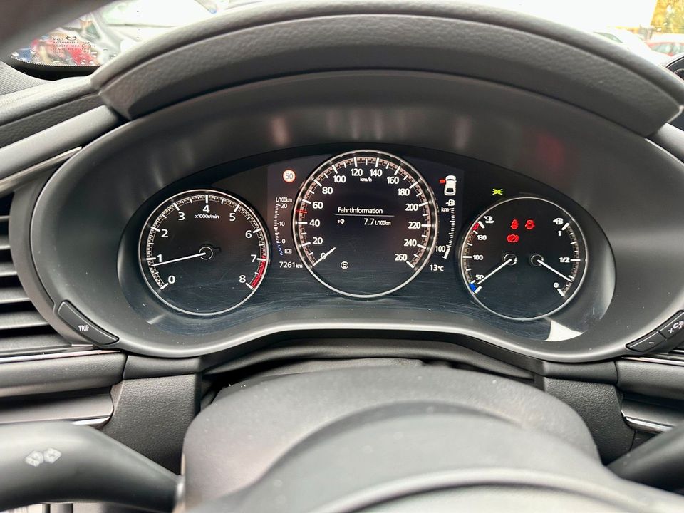 Mazda 3 2.0i Klima,BXenon,Bose,Navi,HeadUp,Kamera in Burg