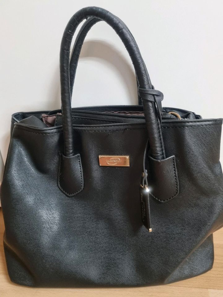 Damen Tasche Handtasche in Lörrach