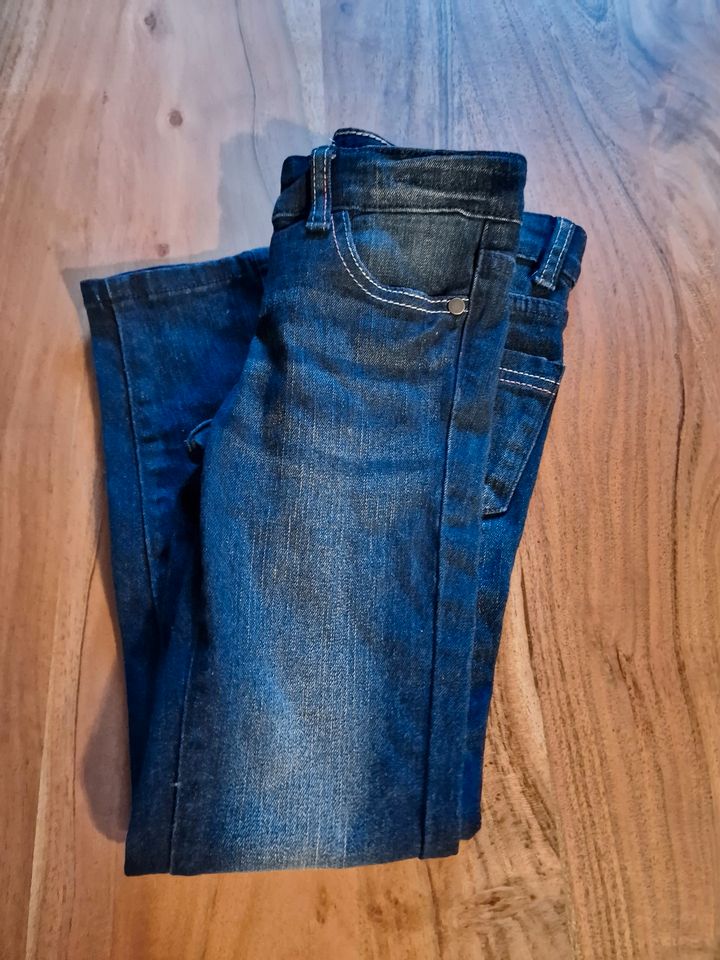 Jeans Hose Kinder Gr. 122  +Neu+ in Oeversee