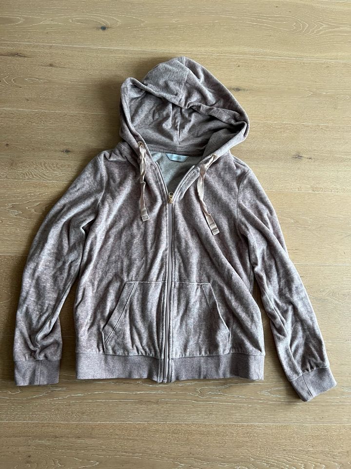 Kapuzenjacke aus Nickistoff NEU Größe 36/38 in Bergisch Gladbach