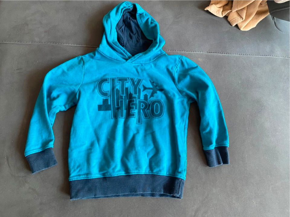 Topolino Kinder Sweatshirt mit Kapuze Größe 122 Farbe Blau City in Bad Schwalbach