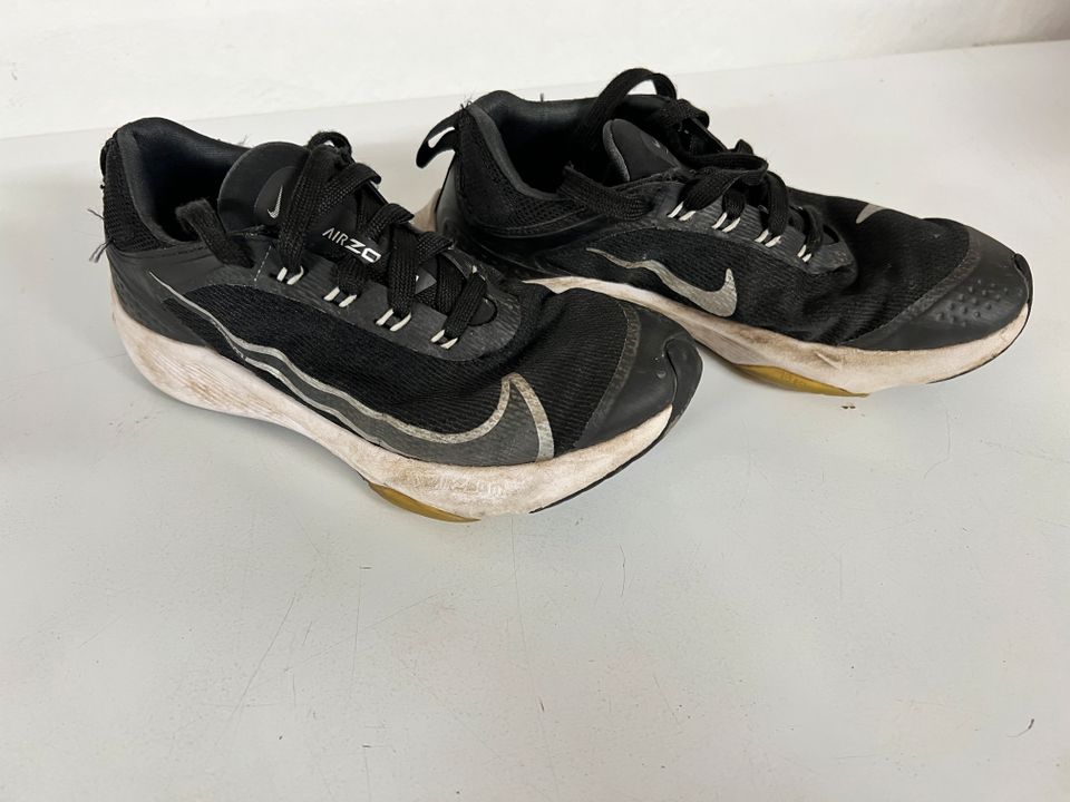 Kinder Nike Schuhe - Gr.35,5 in Egelsbach