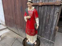 Riesige Heiligen Figur / Geschnitzt aus einem Holzstamm Hessen - Taunusstein Vorschau