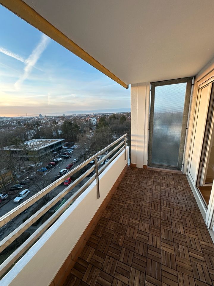 Monteur für Balkon Boden in Stuttgart