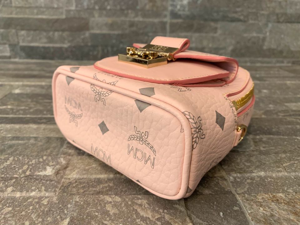 MCM Visetos Mini Tracy Umhängetasche in Powder Pink in Freudenberg