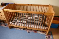 Babybett aus Kiefer mit Matratze und Bettzeug 140x70 Bayern - Wehringen Vorschau