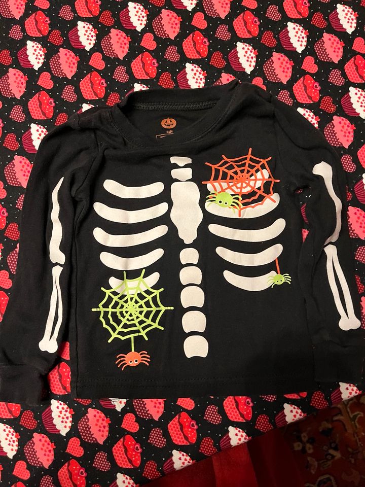 Halloween Baby Shirt Gr. 86 ca 18-24 Mon Skelett in Kirkel