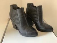 Bertie Leder Boots Cowboy Stiefelette schwarz Gr. 38 Nordrhein-Westfalen - Herford Vorschau