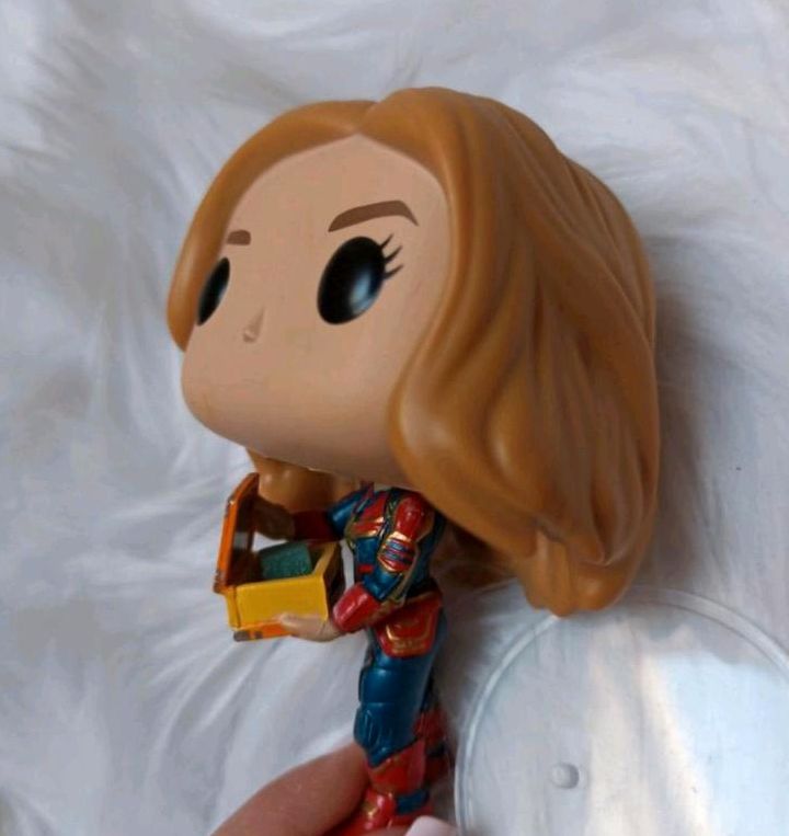 Captain Marvel Funko Pop Figur zu verschenken in Quedlinburg OT Gernrode