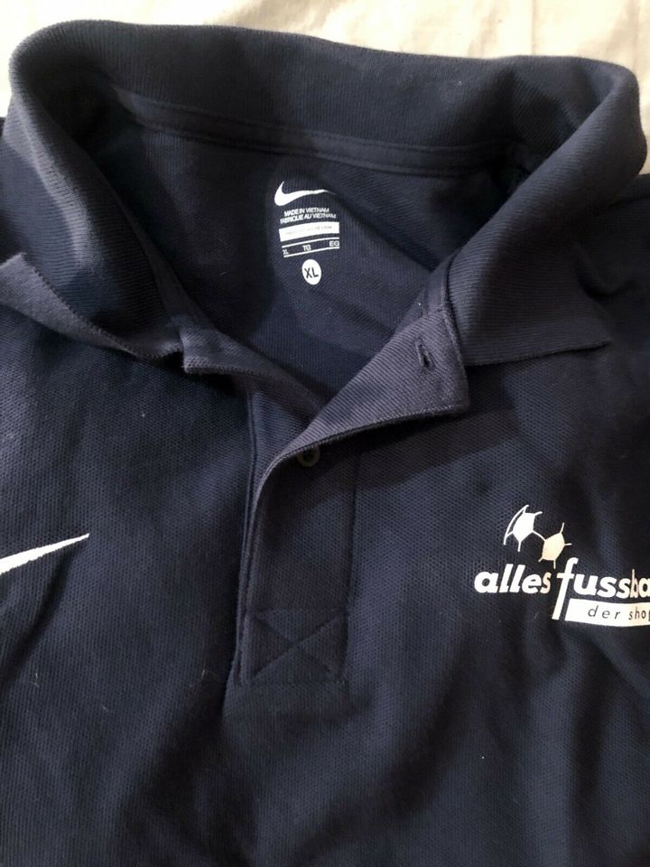 Neue Nike Poloshirts (1xGrösse XL, 1x Größe M), dunkelblau in Jüchen