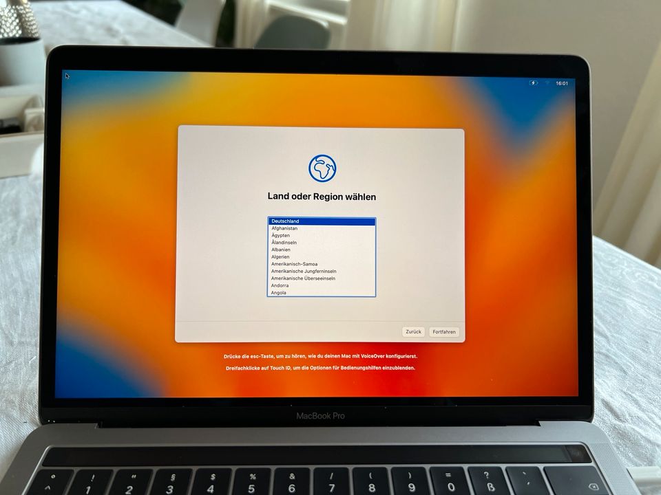 MacBook Pro 2017 i7 Ersatzteilspender in Berlin