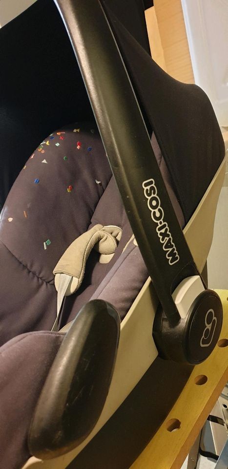 Maxi Cosi Isofix Babyschale mit Iso Base zum einklicken in Dresden