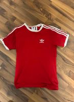 Adidas T-Shirt Rot in Größe S Köln - Nippes Vorschau