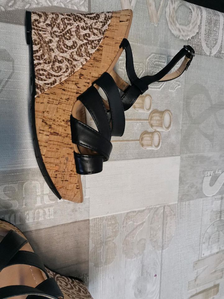 Keilabsatz Schuhe Kork Gr. 38 in Wyhratal