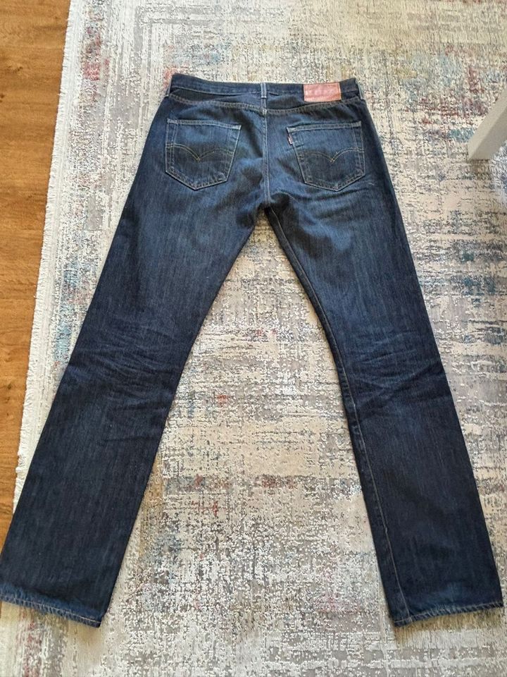 Levis Jeans 501 / W 32 L34 in Marlon kaum getragen in Fürth