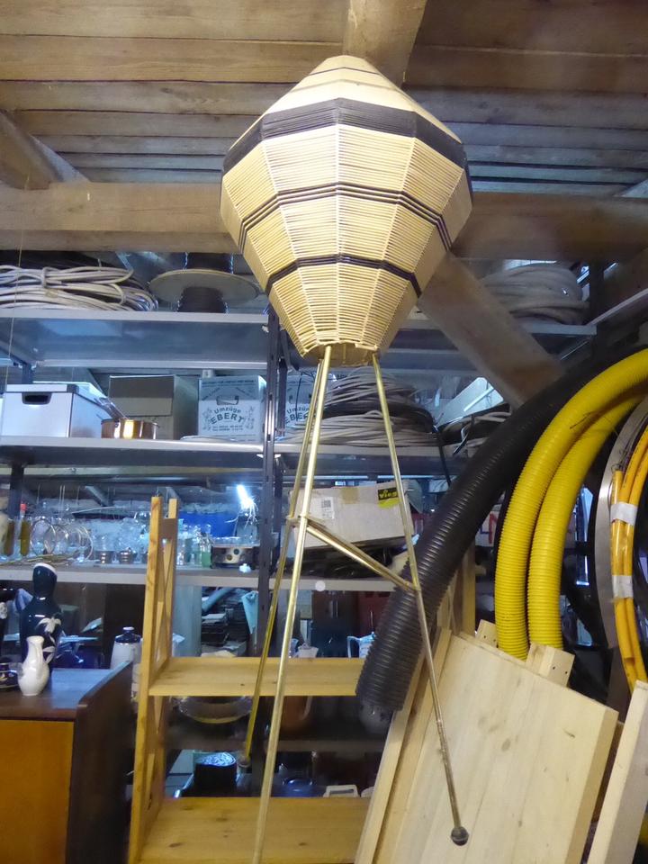 Tripod Stehlampe aus den 1950er Jahren. tolles Licht, sehr selten in Greifswald