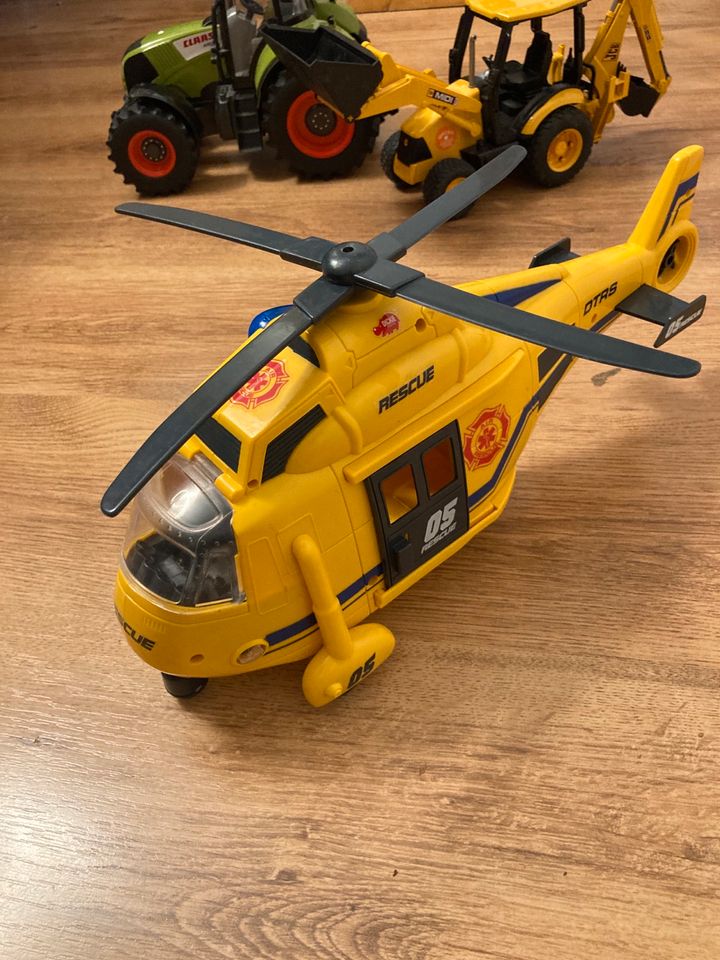 6x Spielzeugauto Dickie Heliokopter Traktor Bagger BMW Feuerwehr in Berlin