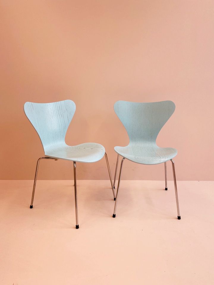 Fritz Hansen Serie 7 Iceblue Edition / Arne Jacobsen in München