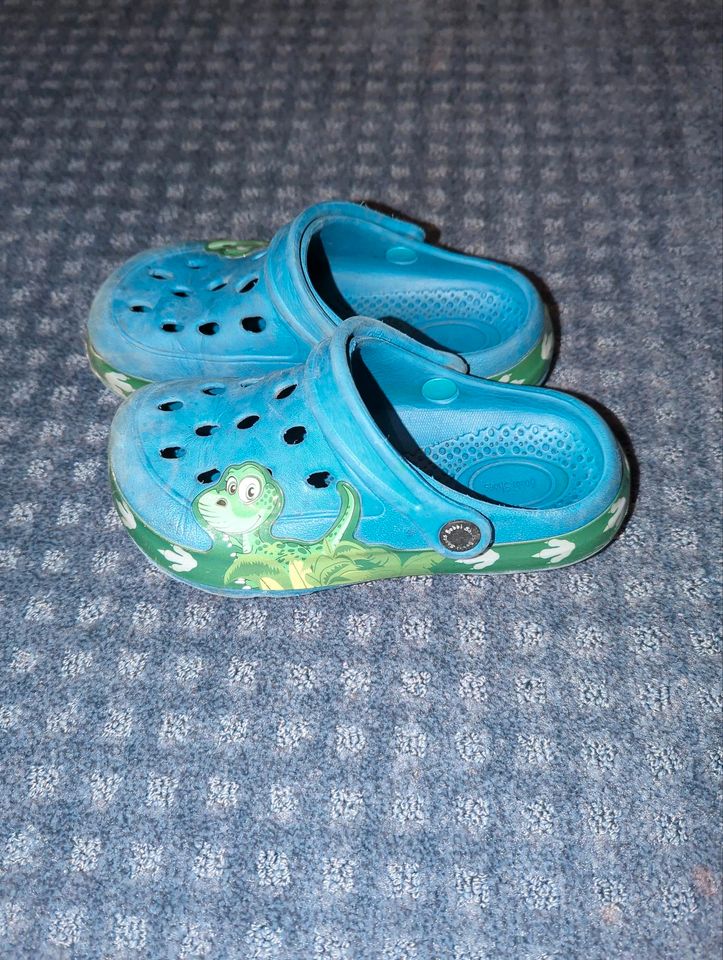 Kindercrogs Gr. 28 Marke Bobby Shoes hellblau in Hessisch Oldendorf