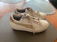 Puma Sneaker 36 leichtes Plateau weiß Saarland - Sulzbach (Saar) Vorschau
