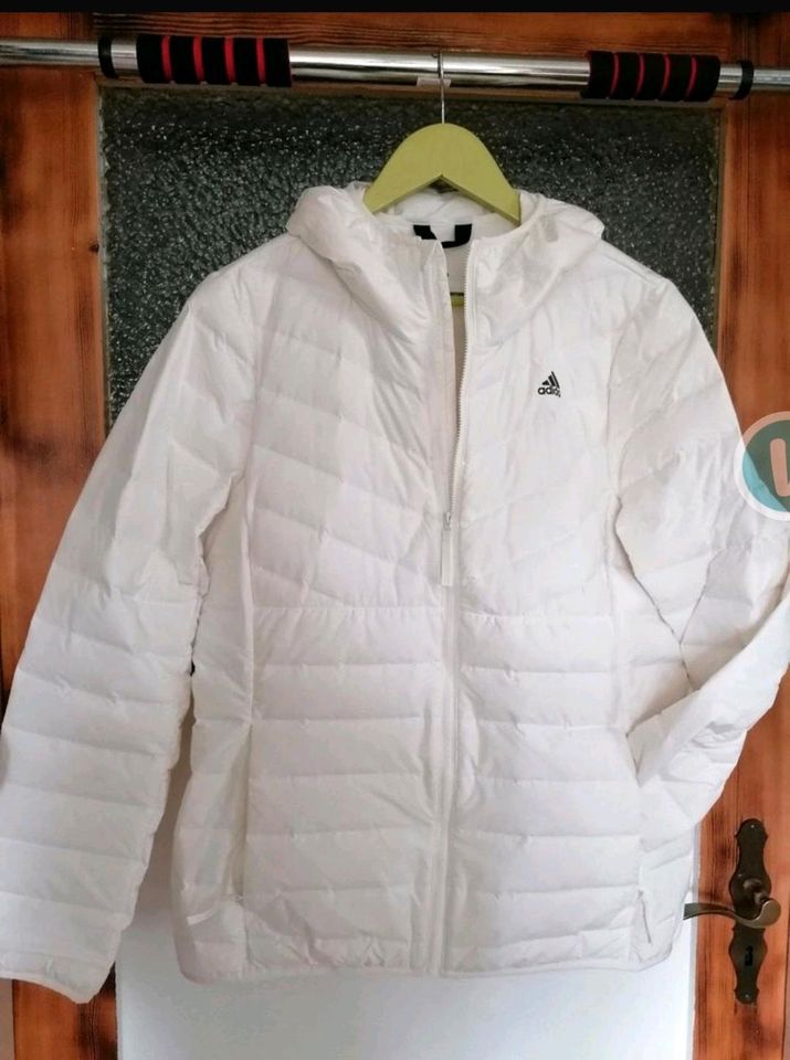 Adidas leichte Steppjacke XL Neu in Ohorn