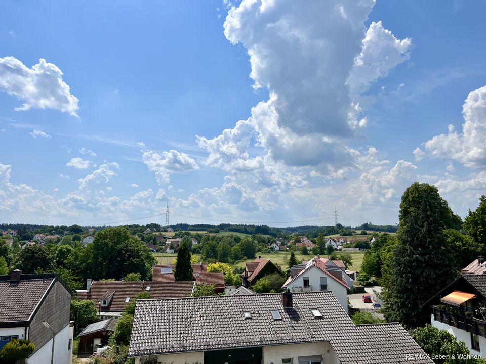 Ihr neues Zuhause  Neubau Reihenmittelhaus -bezugsfertig / Wärmepumpe KFW 55 2 Bäder / Terrasse in Erdweg