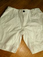 Neuwertige Knabenshorts Hose in beige-98,104 Bayern - Arnstorf Vorschau