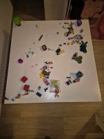 Spieltisch z. B. für Playmobil auf Rollen 78,5x77x53 cm Niedersachsen - Helmstedt Vorschau