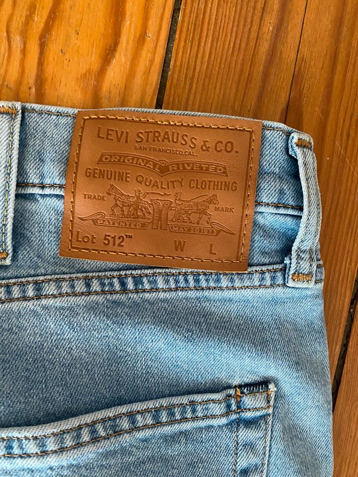 Levi’s 512 Premium Jeans Blau Hellblau 40x32 Ungetragen in Hamburg